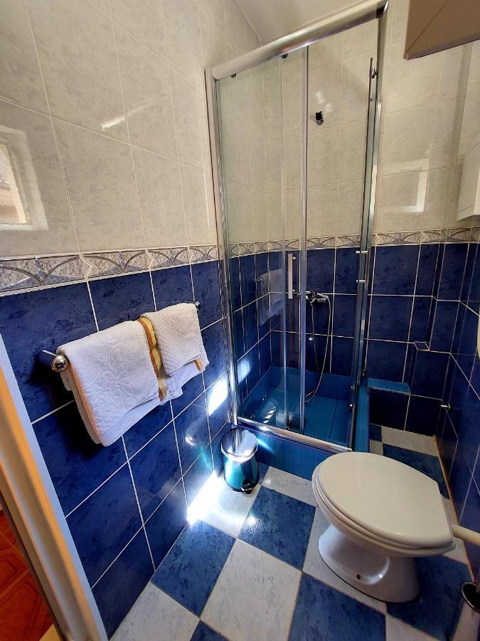 Apartments And Rooms Lijesevic Budva Phòng bức ảnh